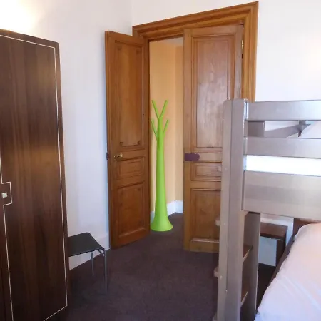 Standing Dans Le Chateau Des Magnans * Jausiers